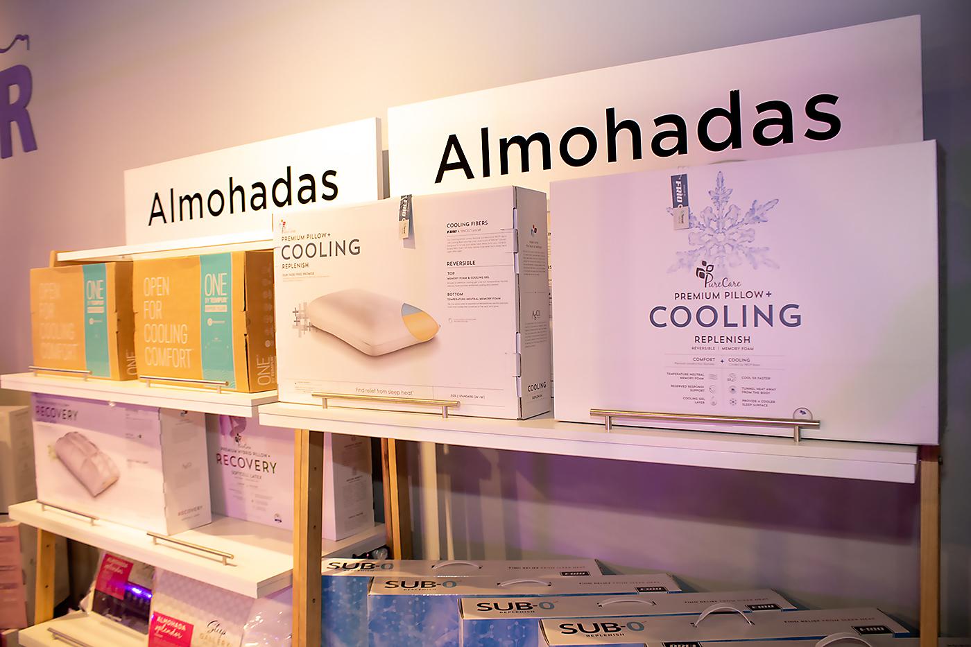 Stand de almohadas.