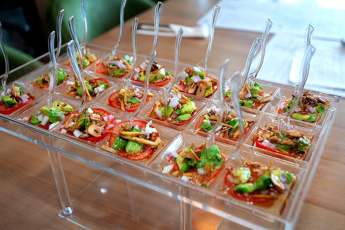 Canapés fueron servidos durante el evento.