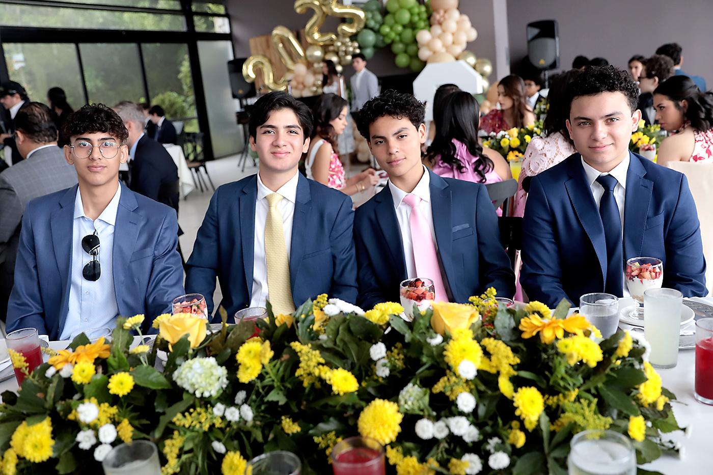 Junior Senior Lunch 2025 de la Academia Los Pinares