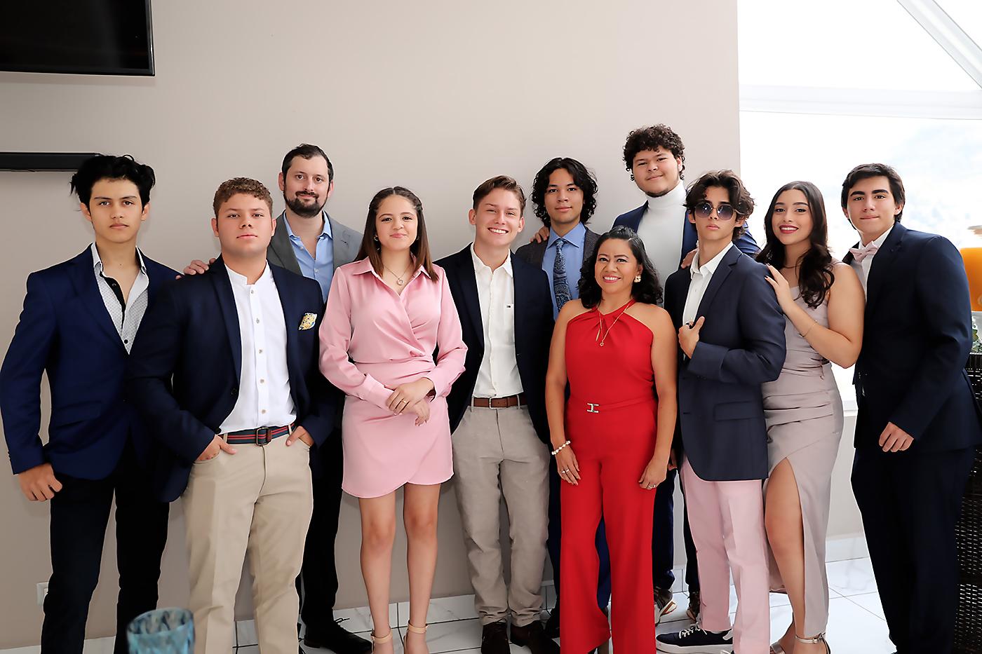 David Serpas, David Martínez, Jack Ketterer, Ashley Mármol, Oliver Sanders, Jazmín Avilez, Lenin Hernández, José Alberto Molina, Stefano López, María José Zúniga y David Blanco
