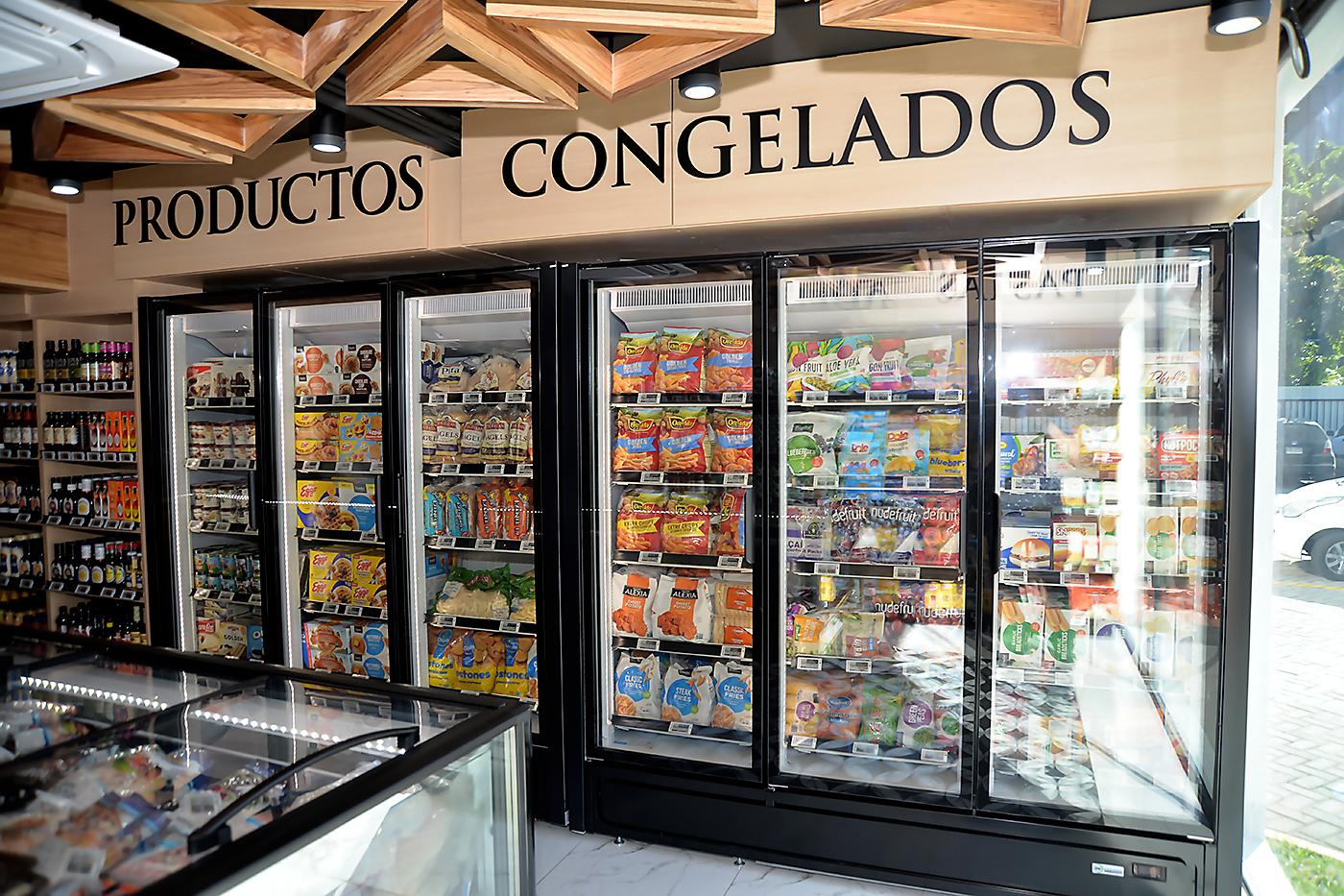 Supermercados La Colonia ofrece una variedad de productos congelados que son sabrosos y de alta calidad. Los productos congelados pueden incluir una amplia gama de alimentos, como verduras, frutas, carnes, pescados, comidas preparadas, postres y más. 