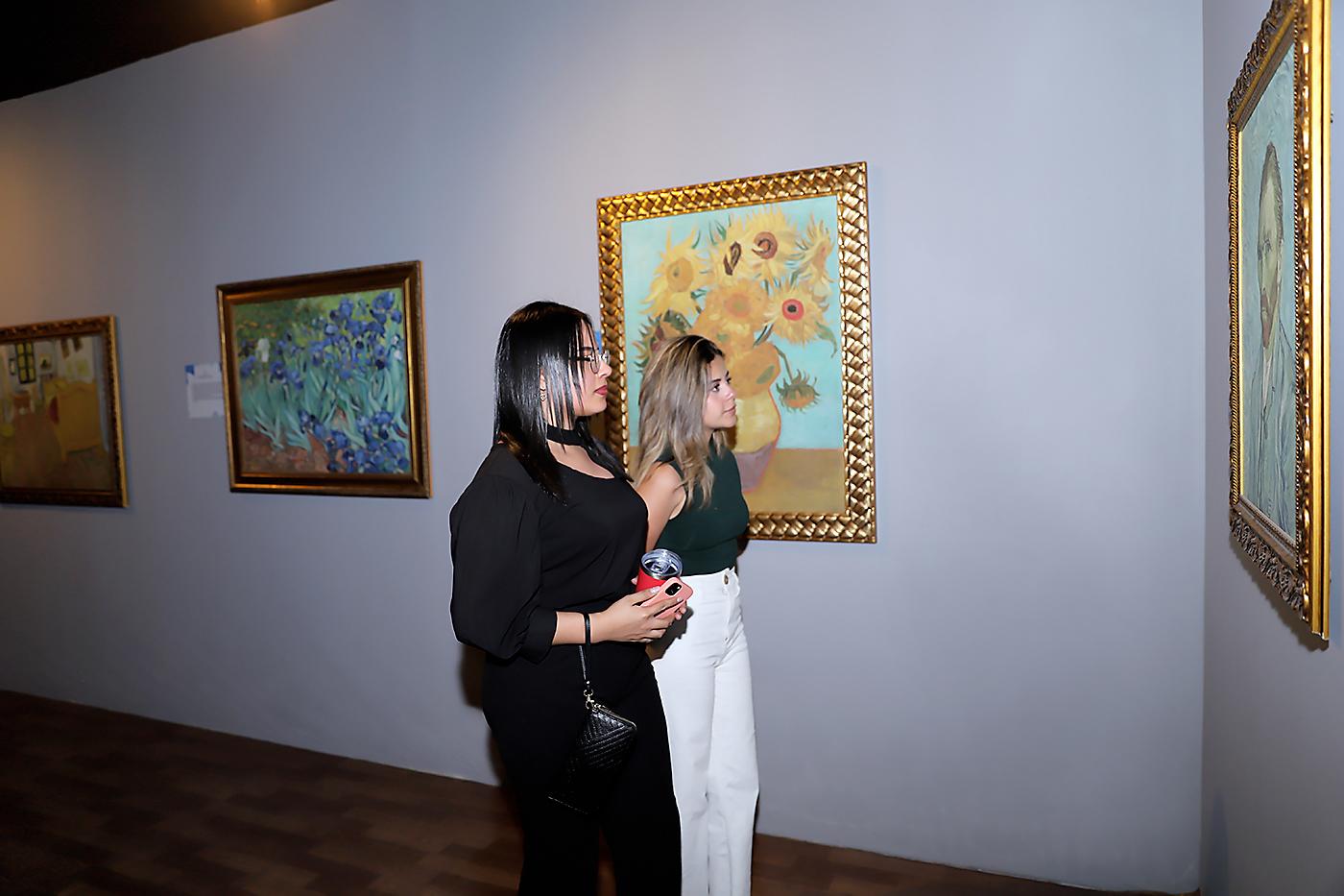 Alessandra Estevez y Astrid Ramos.