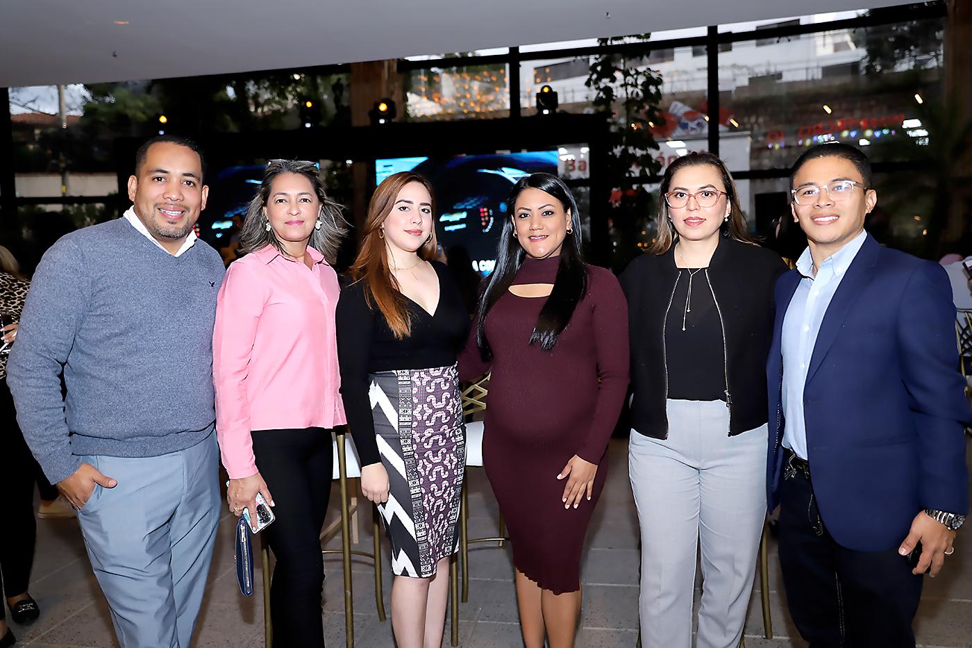 Angel Tróchez, Ambar Carrasco, Elisa Rendón, Marizol Motiño y Héctor Lagos.