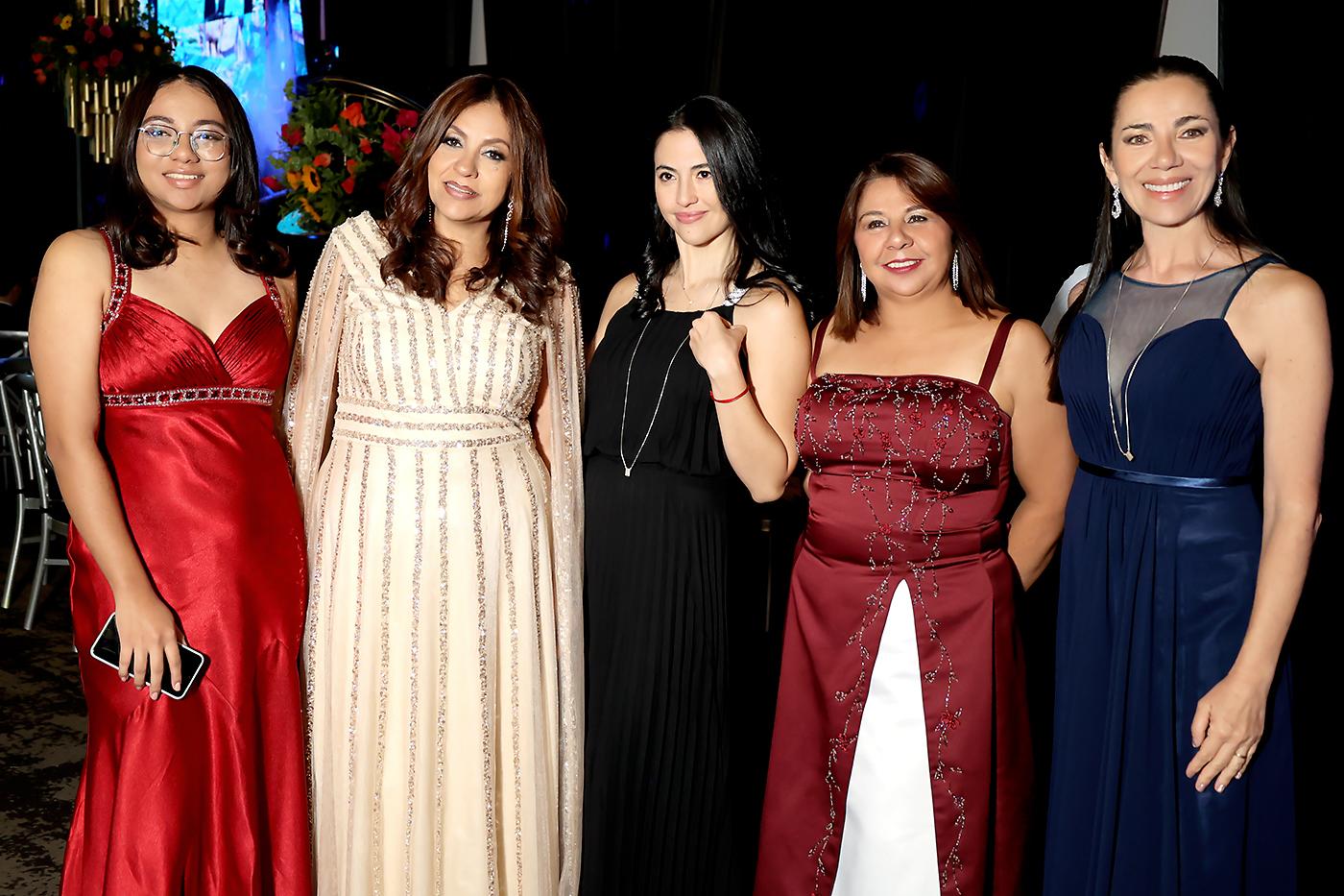 Invitados de la prom 2025 de Dowal School