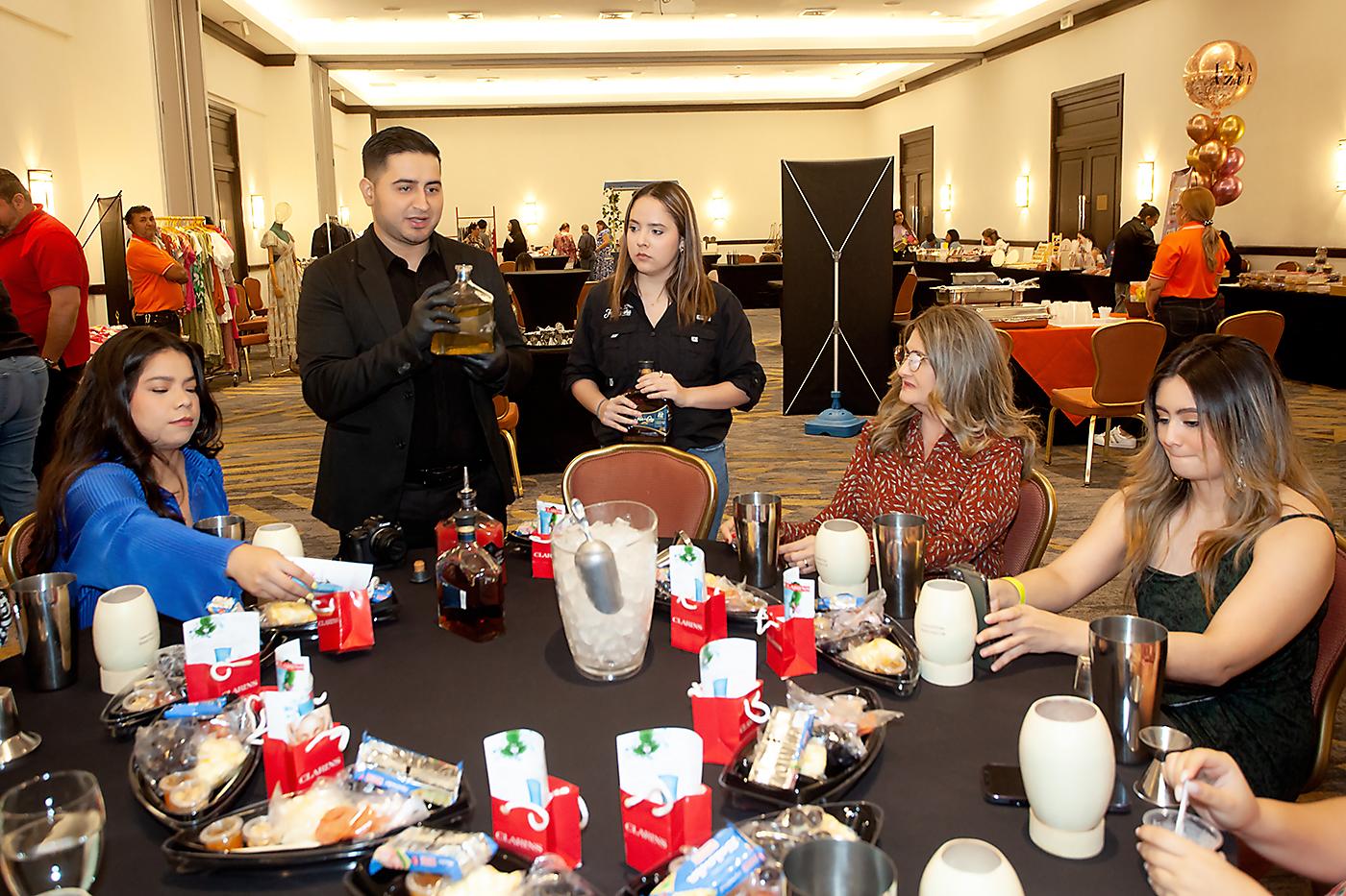 ConectaFest presenta “Un brindis por Mamá”