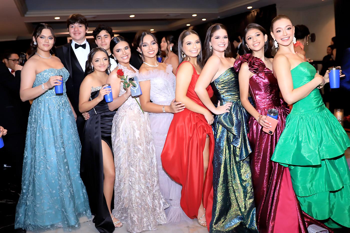 Fiesta de la prom 2025 de DelCampo School