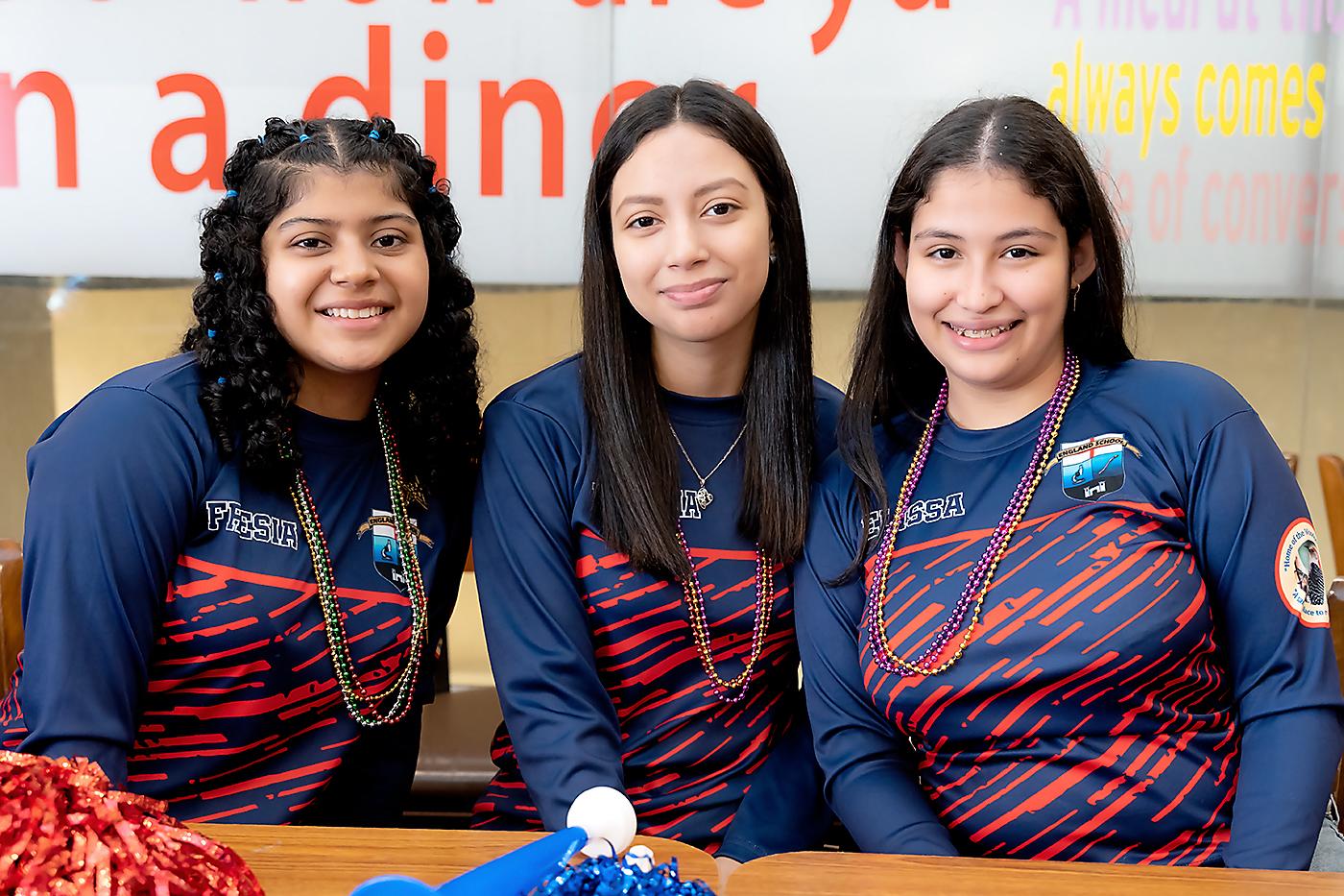 Fresia Romero,Victoria Gallegos y Elissa Donaire