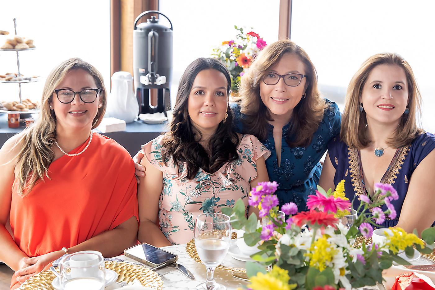 Jennie Reconco, Ana Rodríguez, Nidia Manzanares y María Elena Fernández.