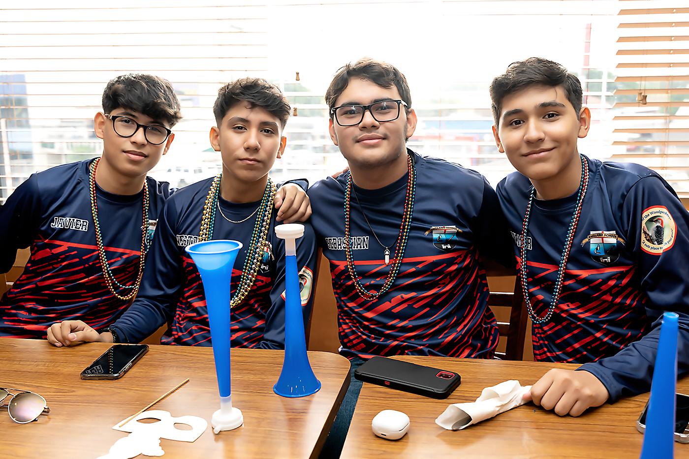 Javier Meneses, Nestor Juárez, Sebastián Cálix y Wilmer Campos