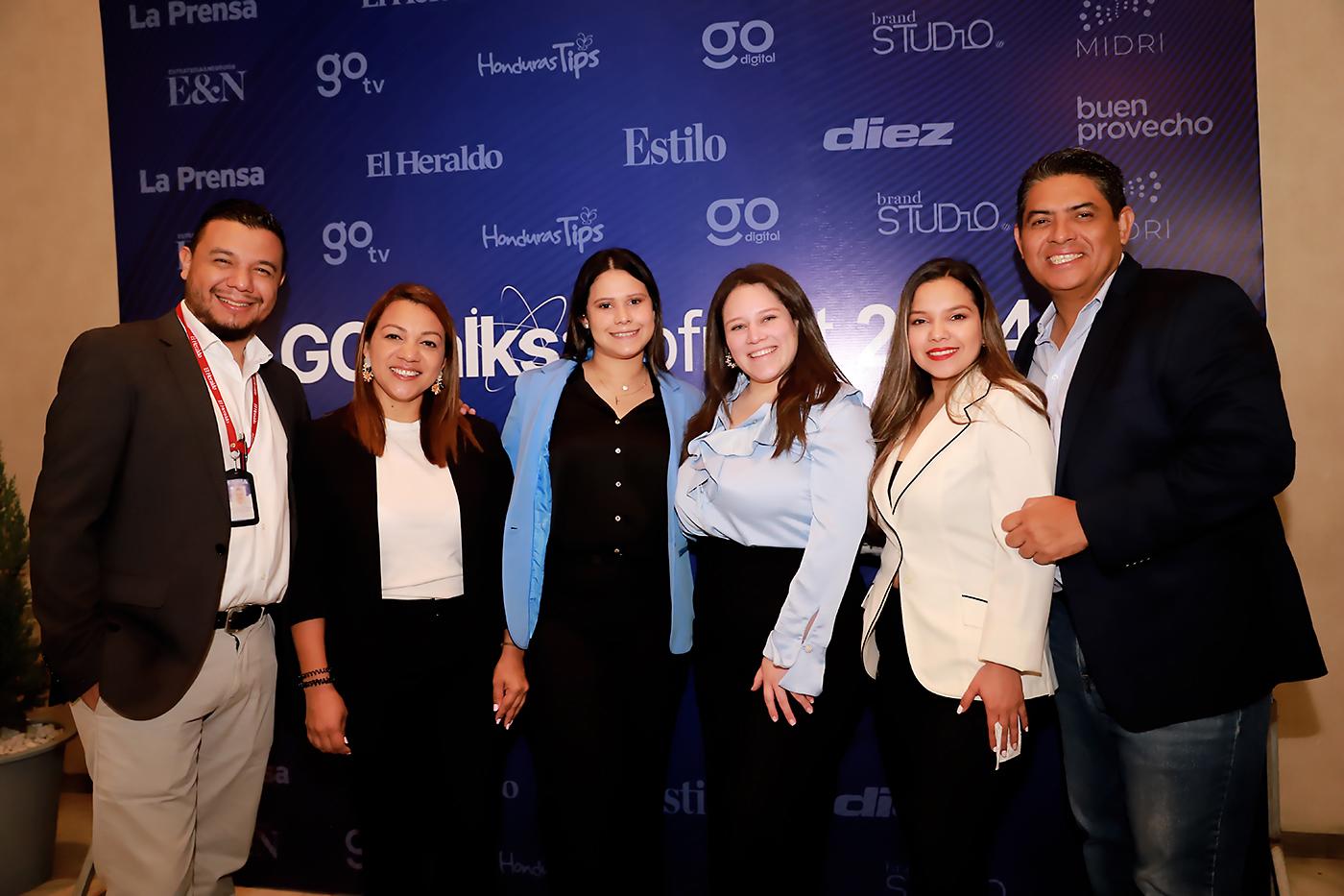 Mario García, Jazminia Cabrera, Nolly Navas, Andrea Narváez, Ana Gómez y José Luis Alvarenga. 