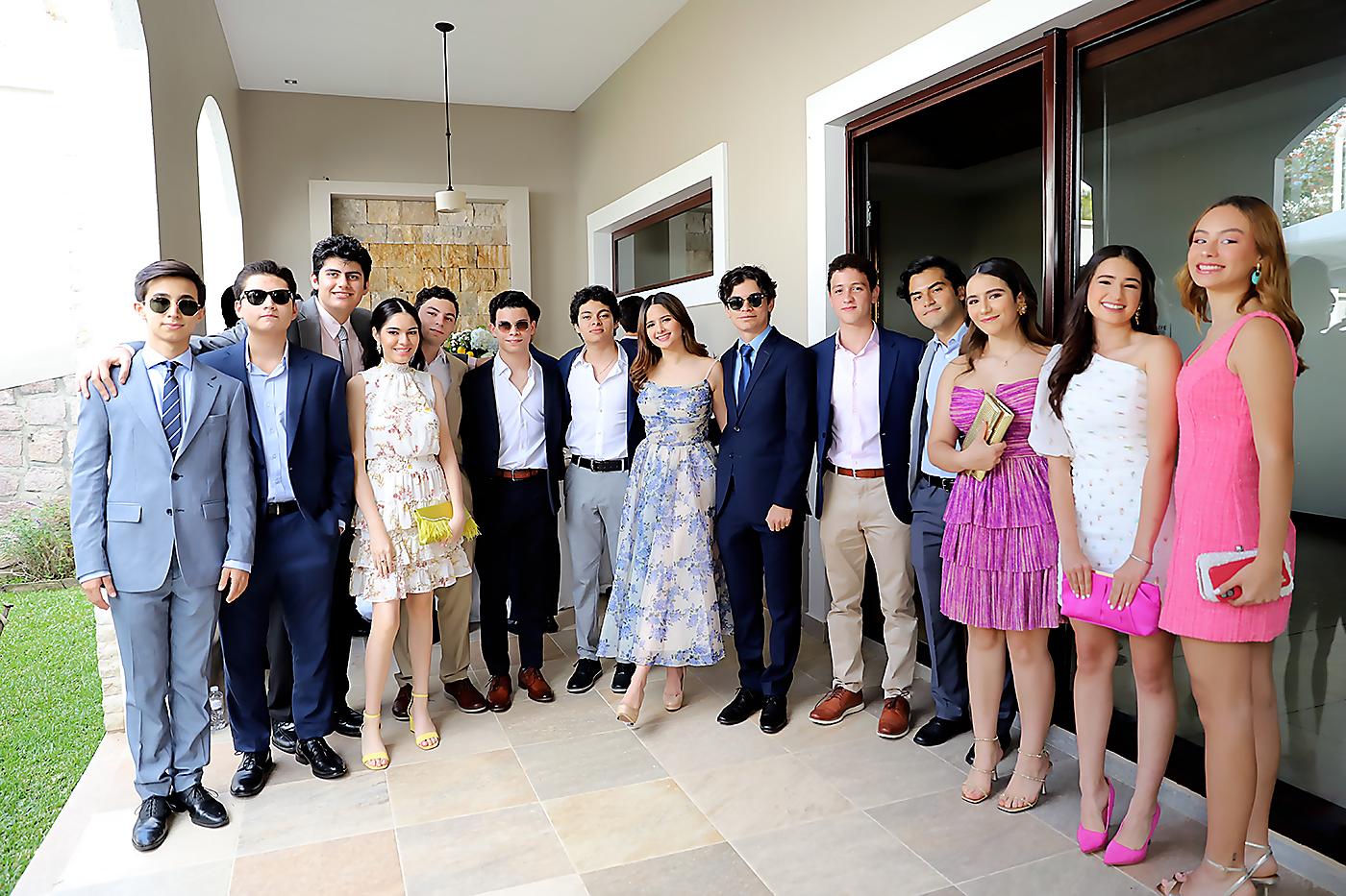 Rafael Pineda, Diego Bueso, Emilio Bendeck, Isabella Mendoza, Ricardo Chávez, Diego López, Diego Carranza, Alexia Schacher, Luis Clare, Francisco Corea, Emilio Martínez, Marianne Sabat, Viviana Cardona y Camila Batres