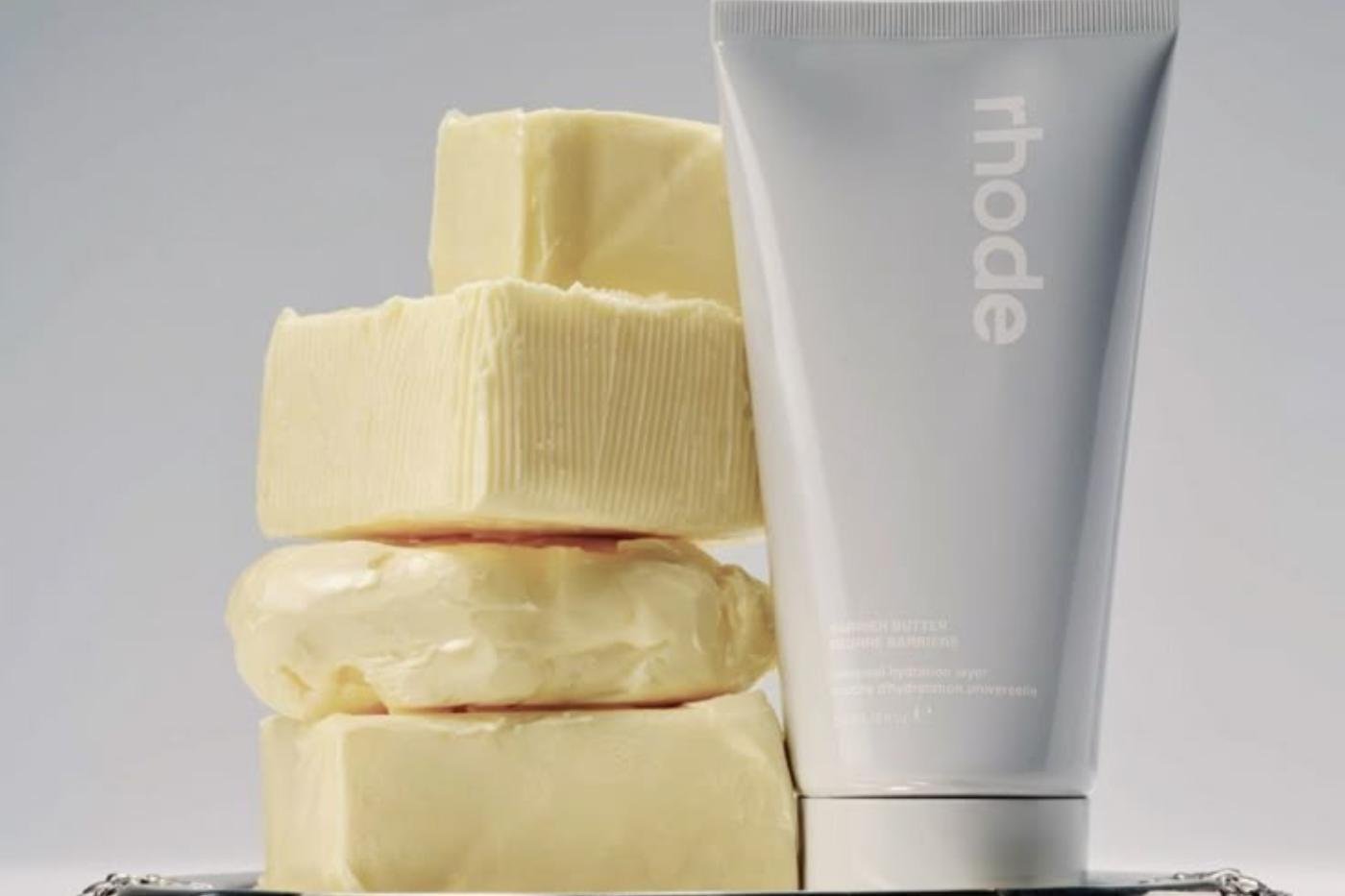 <b>Barrier Butter</b>Un bálsamo intensivo que ayuda a reparar y humectar la piel profundamente cuando necesita ese extra de comodidad e hidratación.