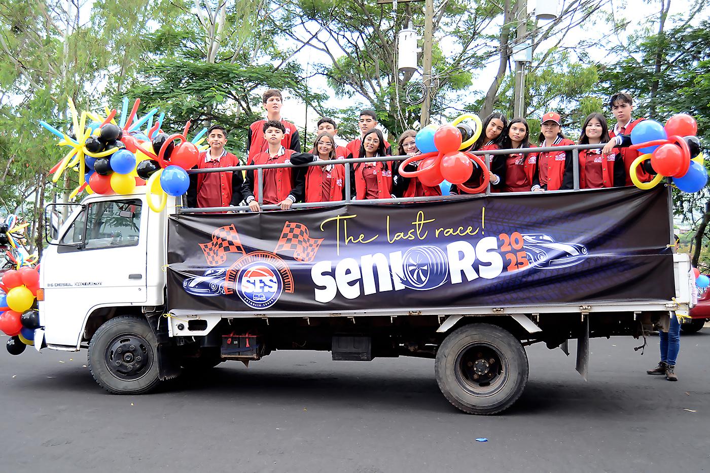 Senior Entrance 2025 de San Francisco de Sales School