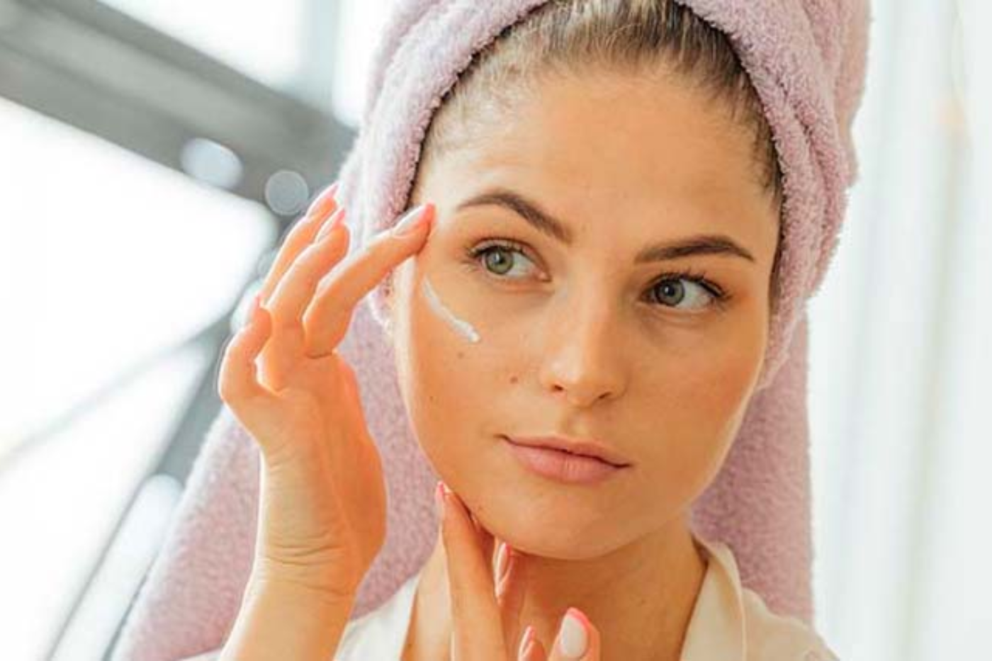 <b>Utiliza productos post-solares</b>Emplea productos específicos para después del sol, como lociones refrescantes o geles de aloe vera, para calmar e hidratar la piel después de la exposición solar.
