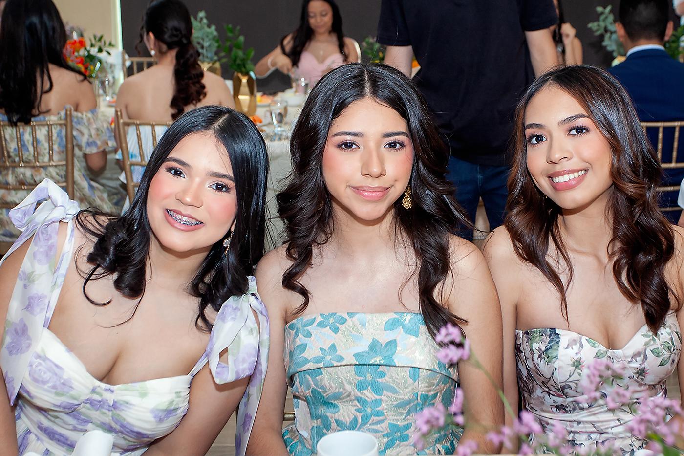 Roxanny Hernández, Tessa Vega y Cristina Estrada.