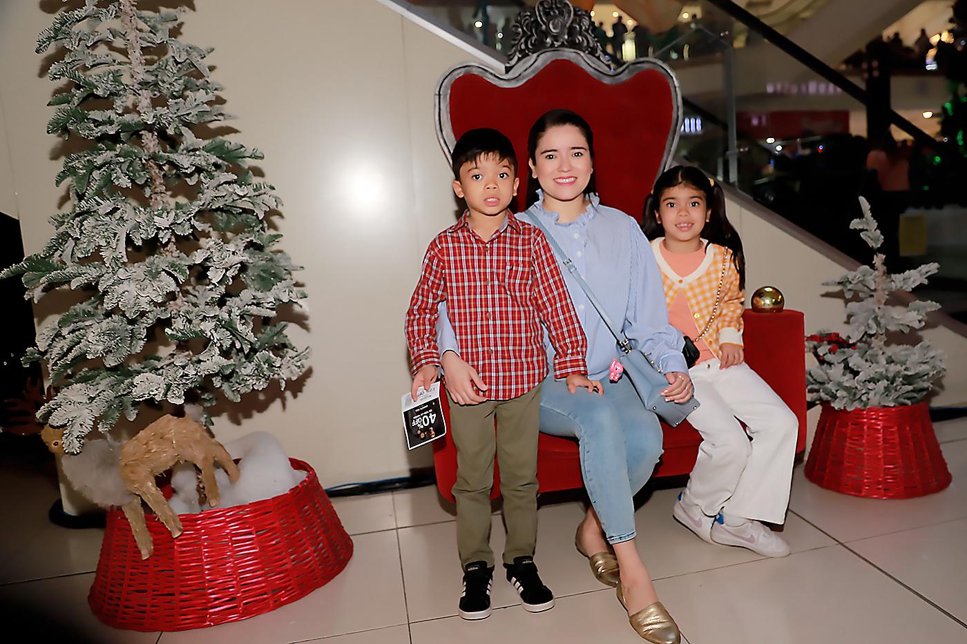 Encendida del árbol en Multiplaza