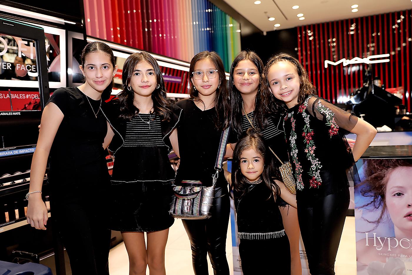 Cumpleaños de Paulina Cerna en M.A.C Cosmetics