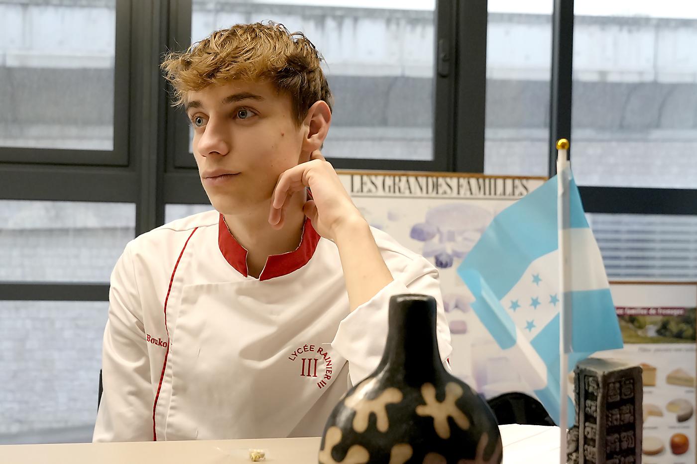 Los estudiantes del liceo Rainier III, donde aprenden manejo de hoteles, catering y servicios a la industria, entre otros, estuvieron atentos a la master class