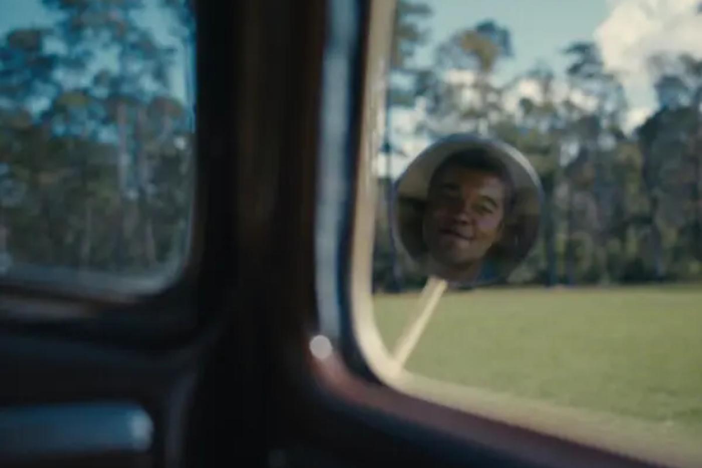 Para aquellos interesados en experimentar esta impactante historia, “Nickel Boys” está disponible en Amazon Prime Video.