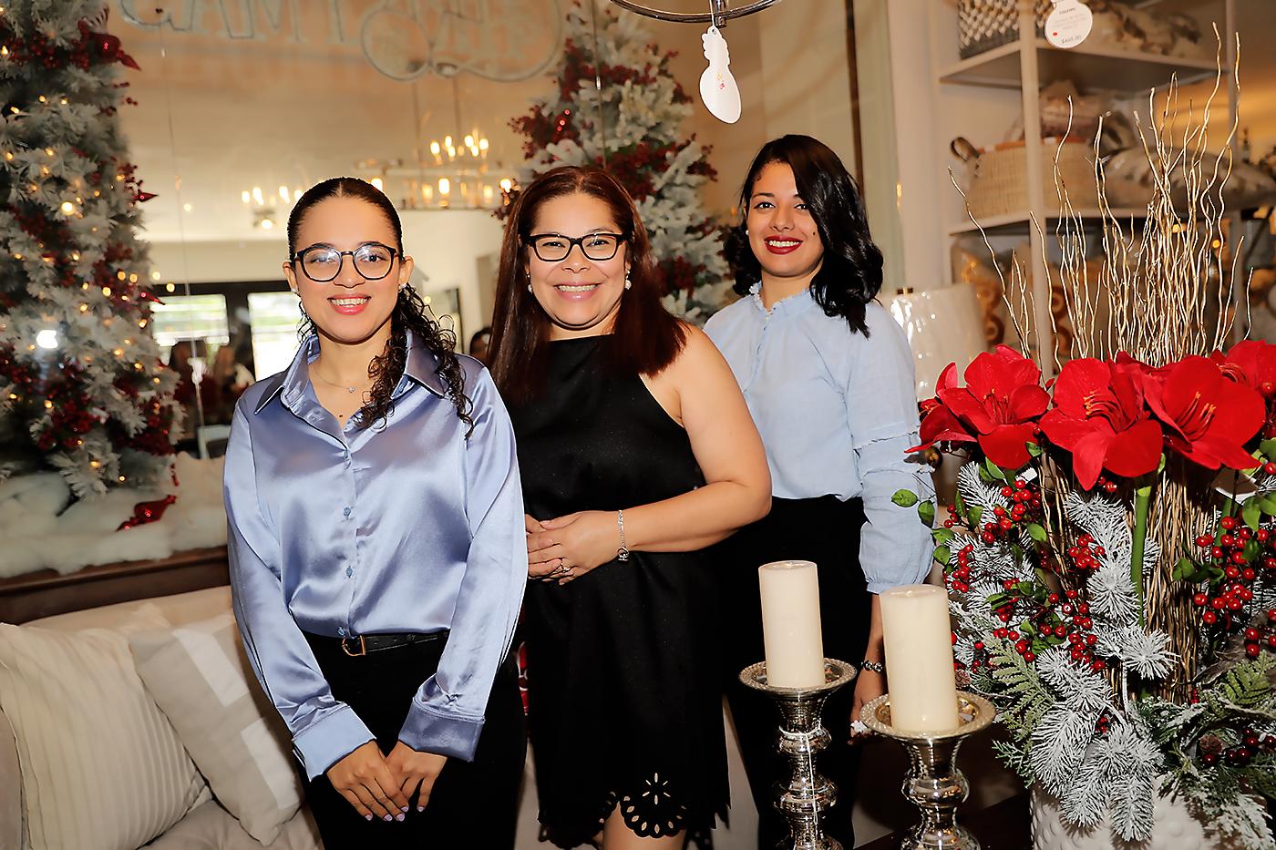 Fabiola Piura, Leslie López y Gabriela Obando.