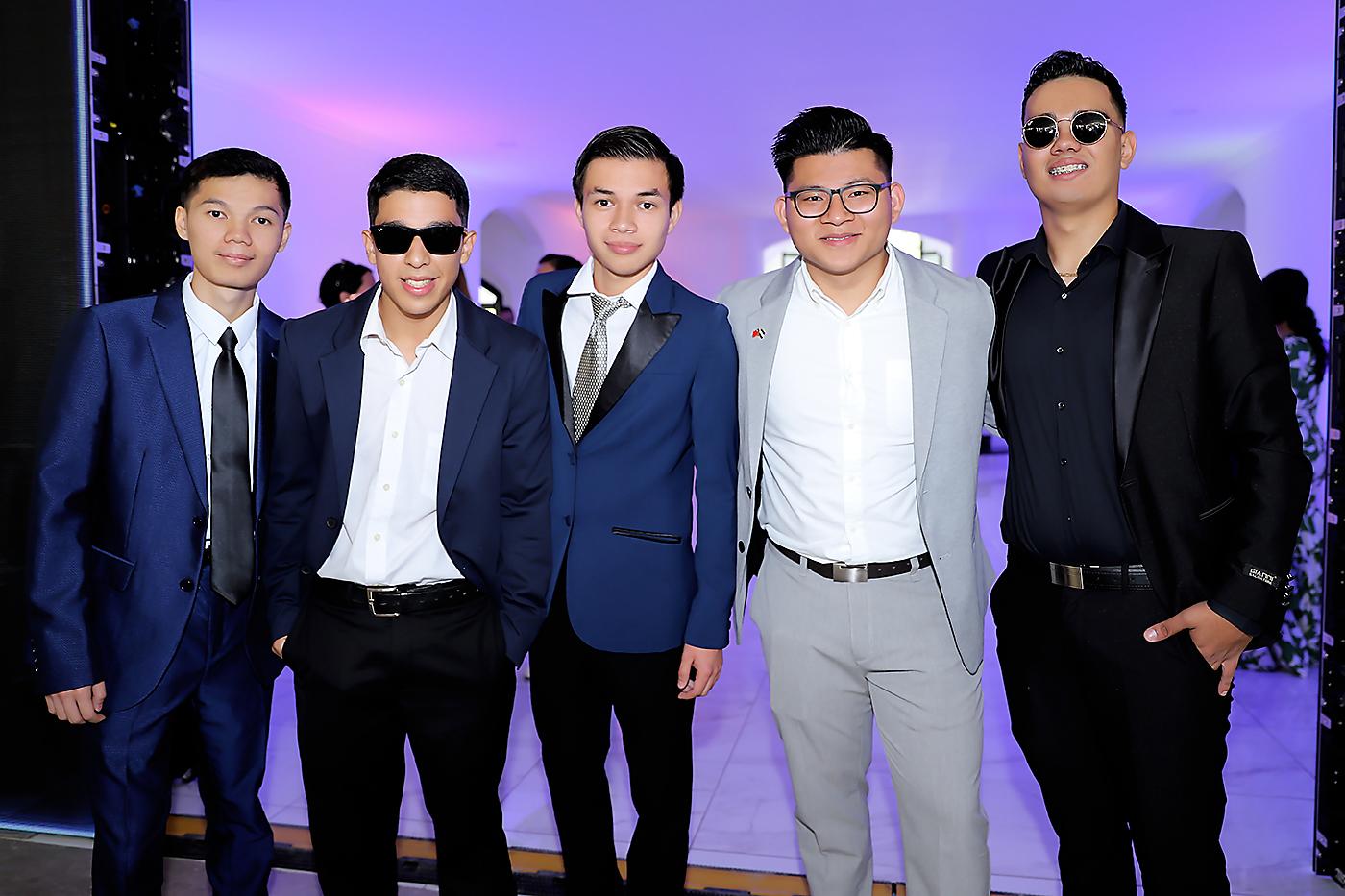 Alan Chen, Eduardo Castro, Rafael Callejas, Alfonso Ting y Rony Lee.