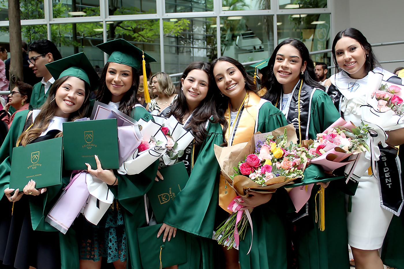 Graduación 2024 de DelCampo School