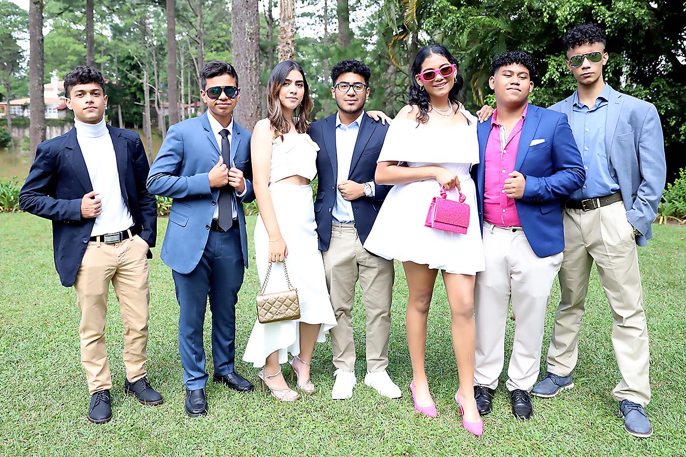 Victor Zepeda , Andony Reyes, Alexa Rivera, Kevin Barrientos Ashlei Núñez , Andre Maradiaga y Fabricio Erazo
