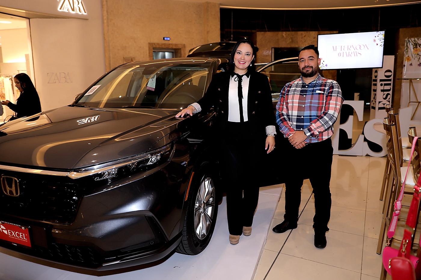 Wendy Vásquez y Eduardo Calona.