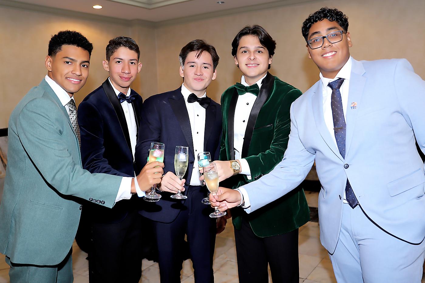 Fiesta de la prom 2024 de Mayan School