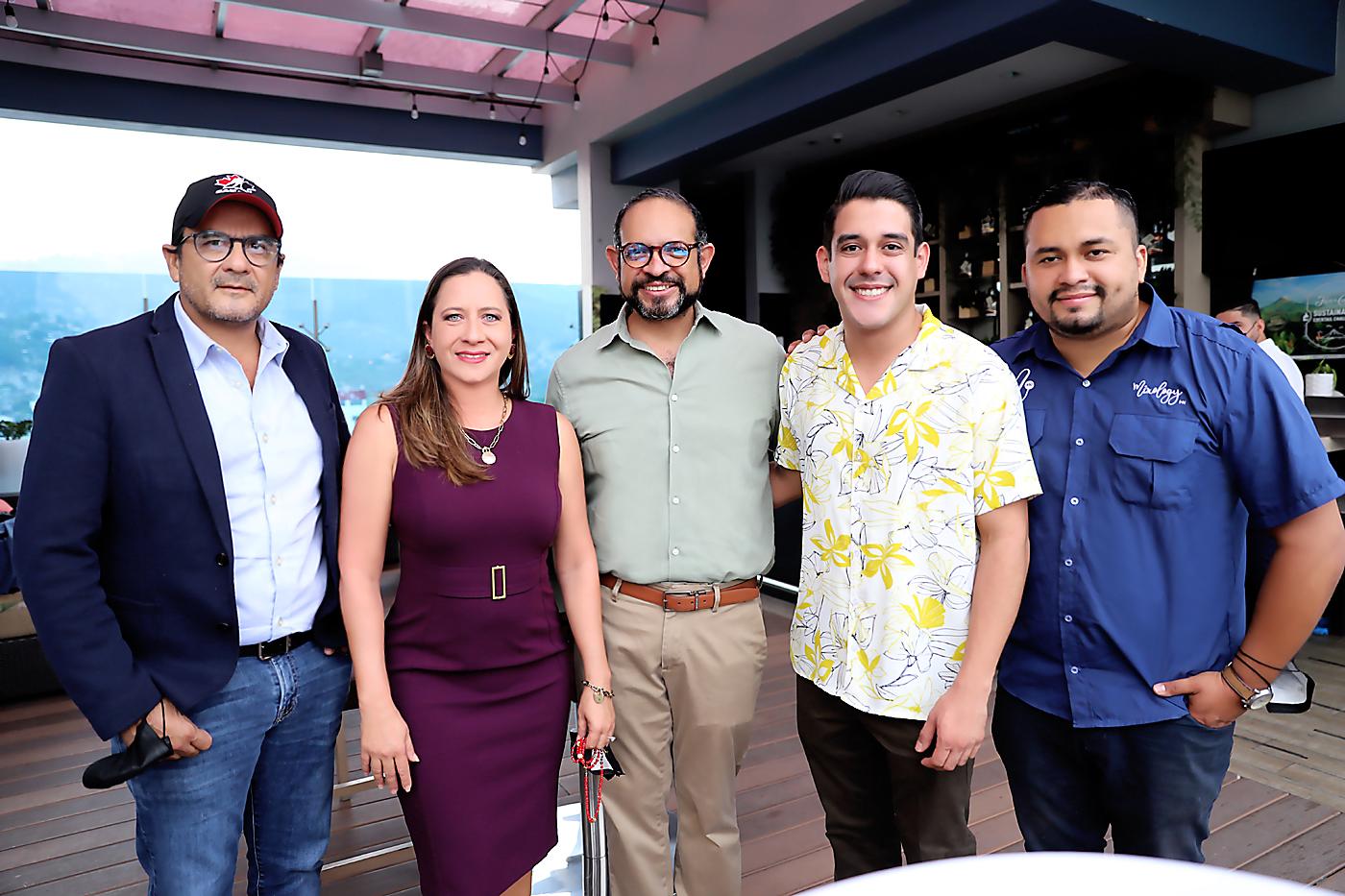 Galería: Flor de Caña corona al bartender más sostenible de Honduras