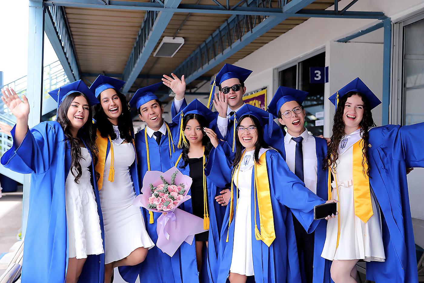 Desfile de graduados de Macris School 2024