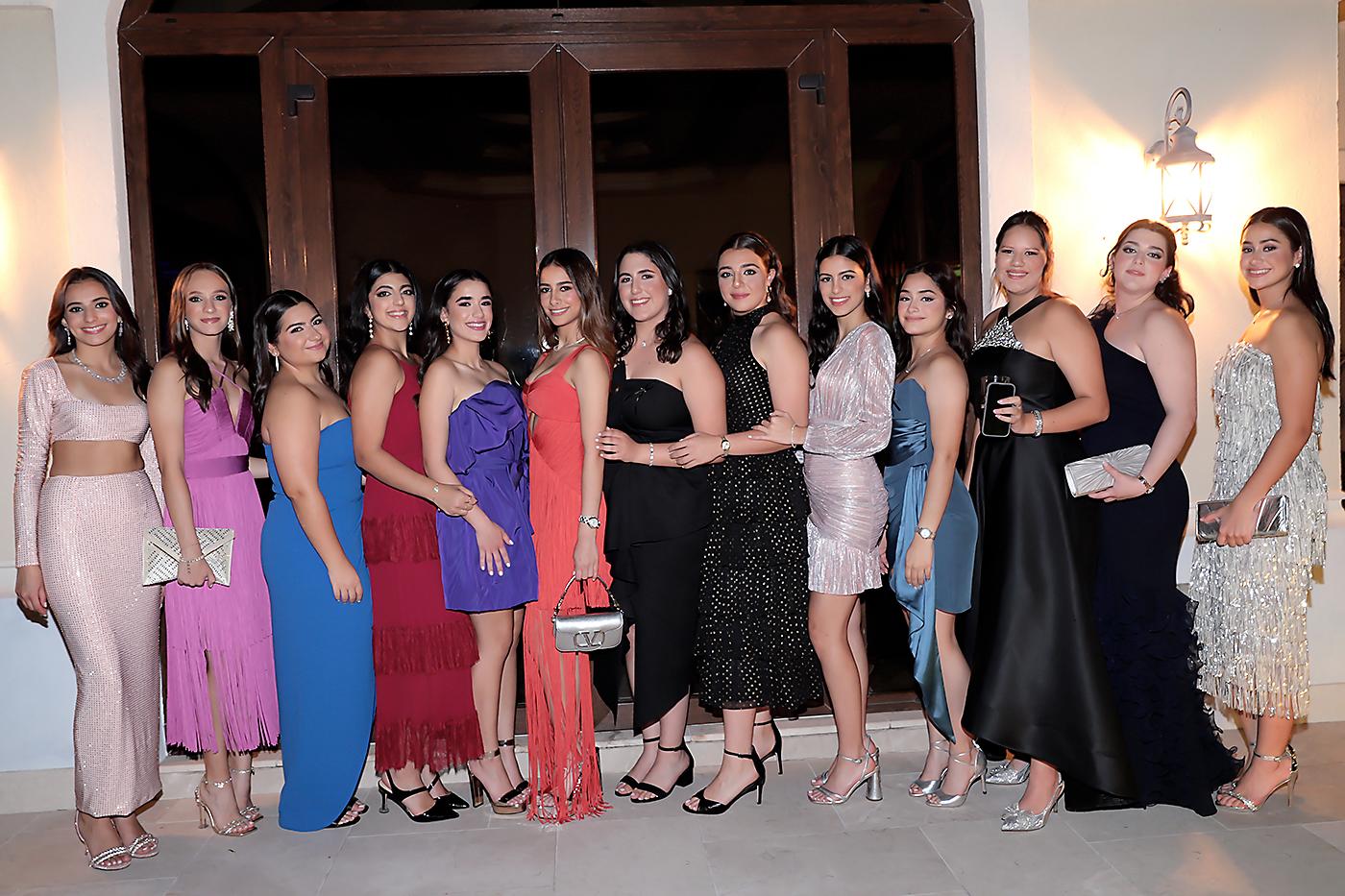 Andrea Toledo, María Fernanda Fortín, Madison Mourra, Kiara Stefan, Adriana Faraj, Viviana Echeverria, Lucia Átala, Mariana Simón, Andrea Faraj, Daniela Padilla, Natalia Funes, Monserrat Enamorado y Ana Paulina Urrutia. 
