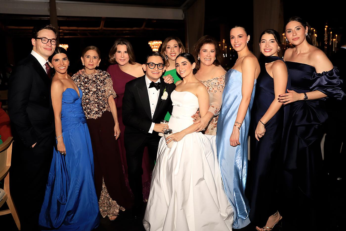 Isacio Albir, Viviana Faraj, Olga Viara, Patricia Jaar, Maria Teresa Prieto, Audelia Dabdoub, Clarissa Jaar, Gisselle Canahuati, Giuliana Larach