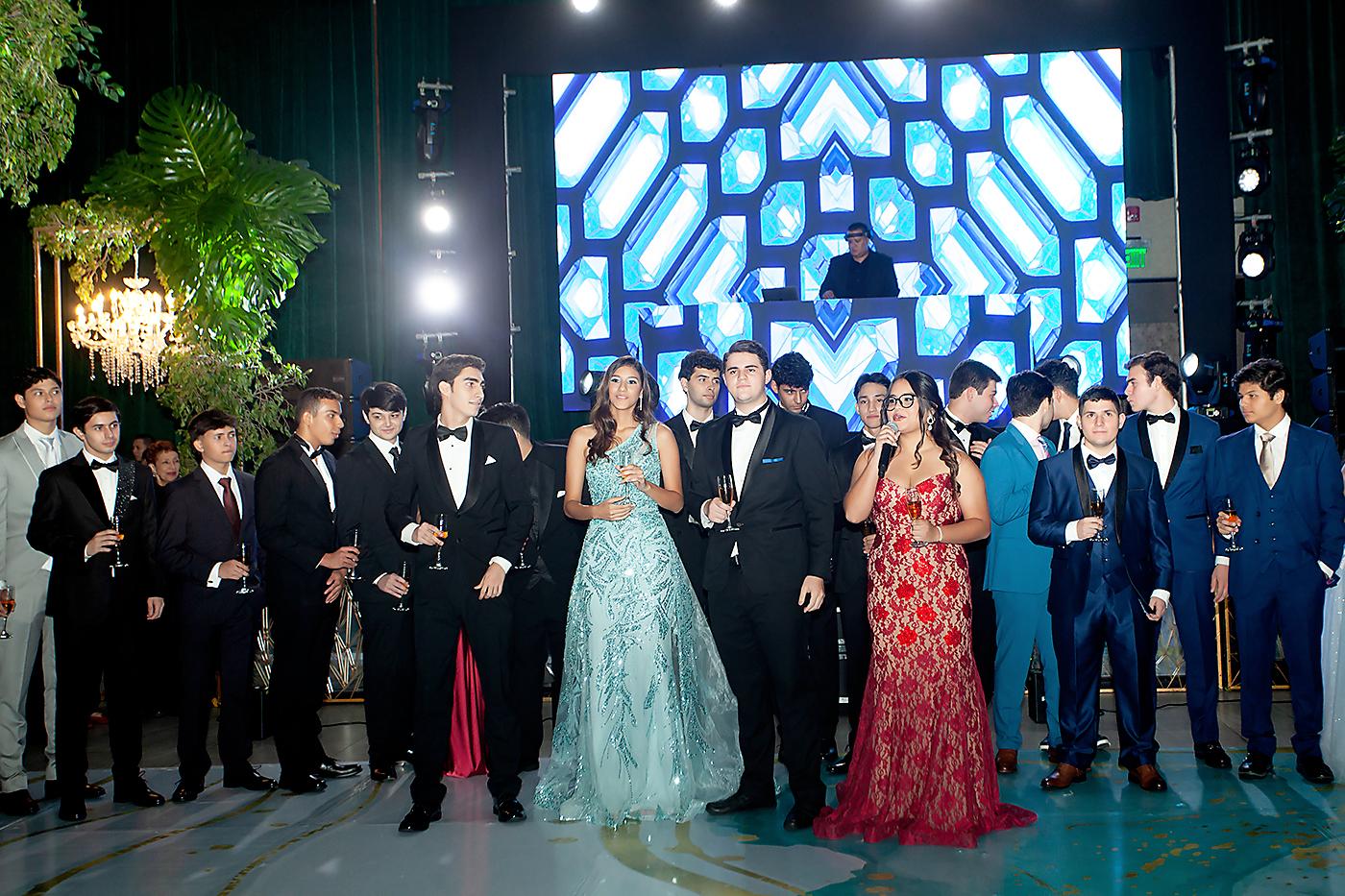 Los alumnos agradecieron en esa esplendida noche