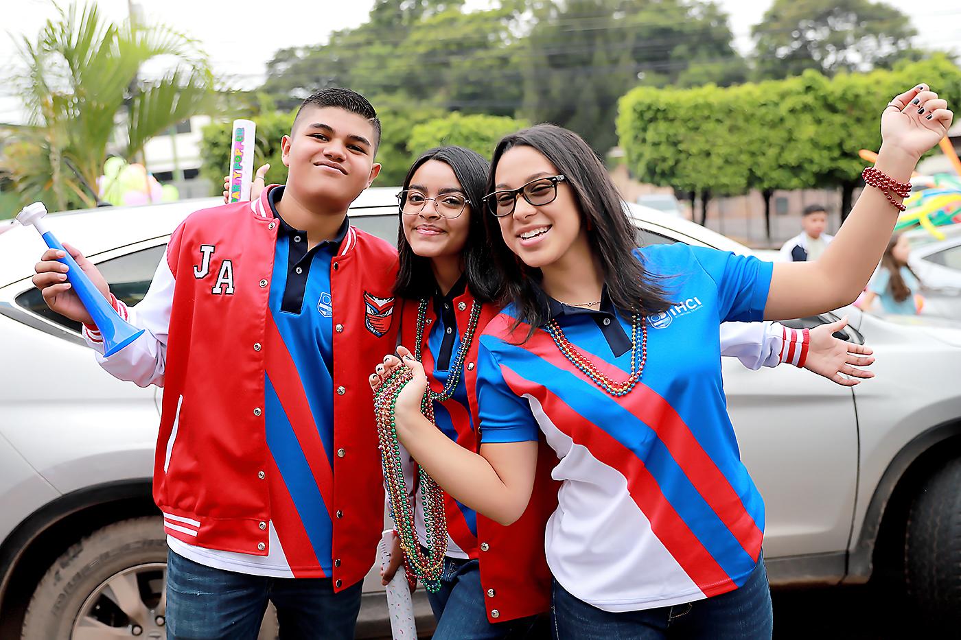 Jafeth Martínez, Karol Rivas y Lizzy Girón