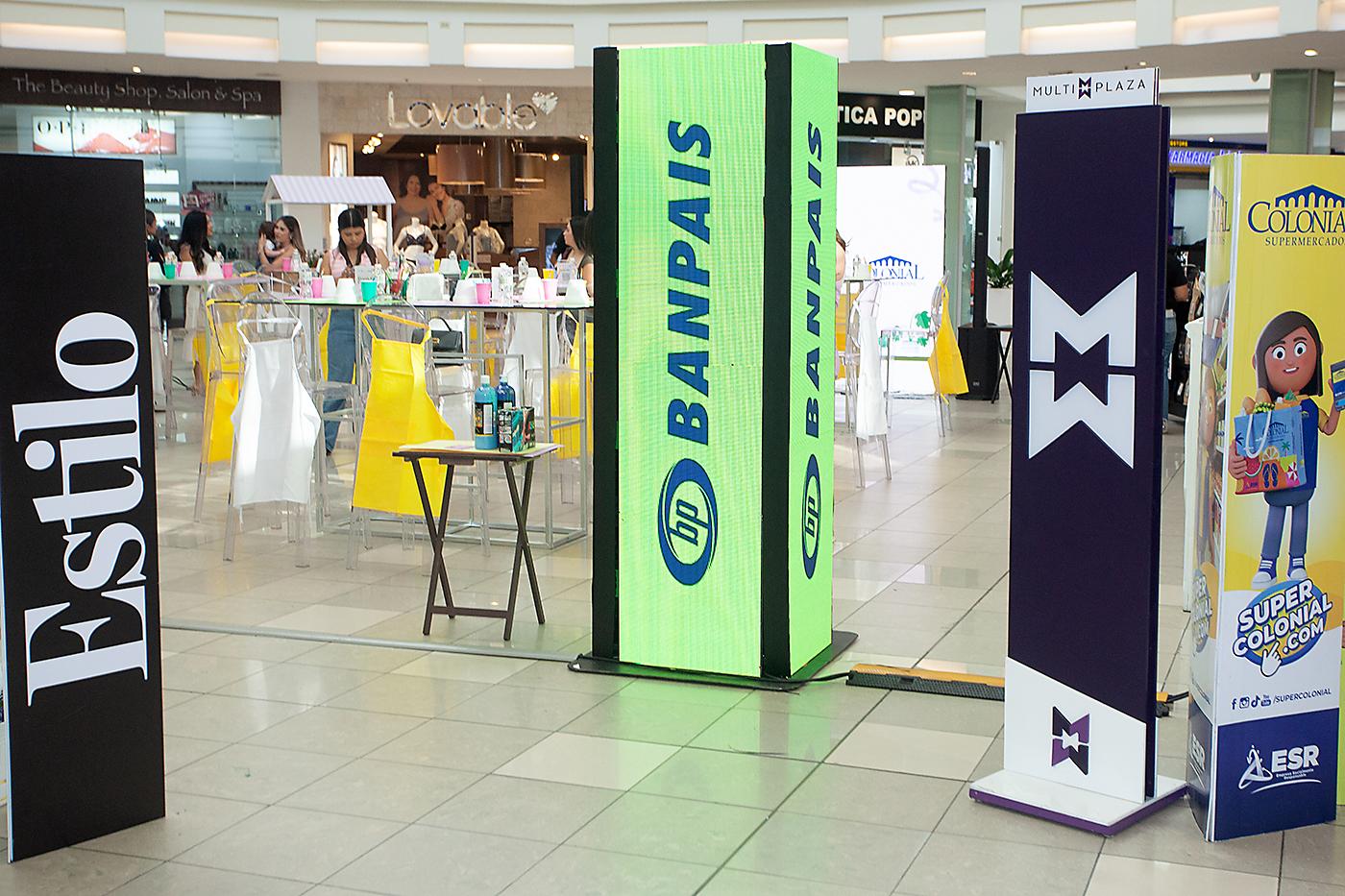 Un espacio moderno con mesas cocteleras altas para celebrar el Estilo - Multiplaza Roots &amp; Palets