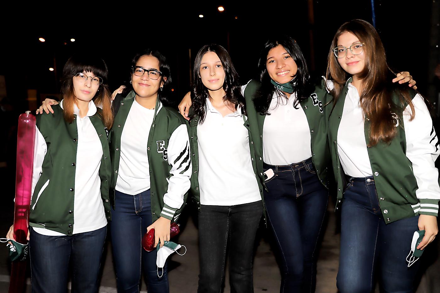 Valentina Azzad, Camila González, Lessandra Ponce, Andrea Lanza y Daniela Ramírez