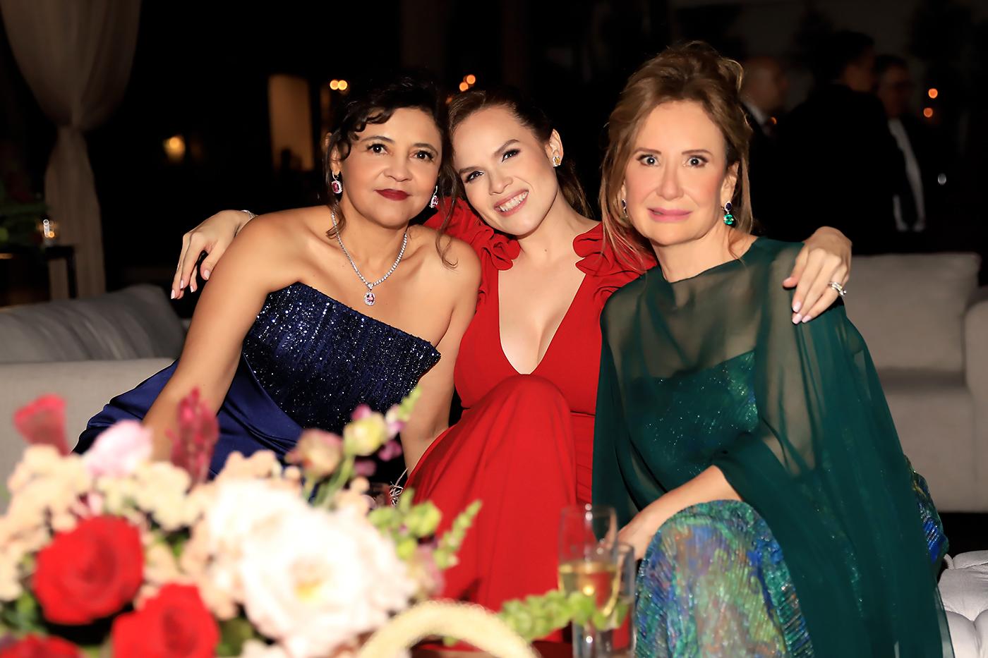 Mayra Zablah, Nancy Rishmagui y Diana Goldstein