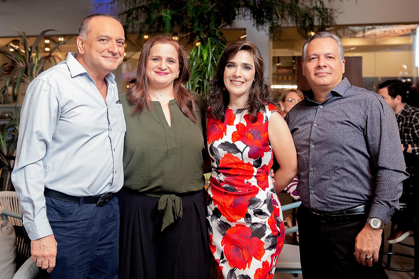 Sogel y Paty Handal con Eva y Santiago Salomón.