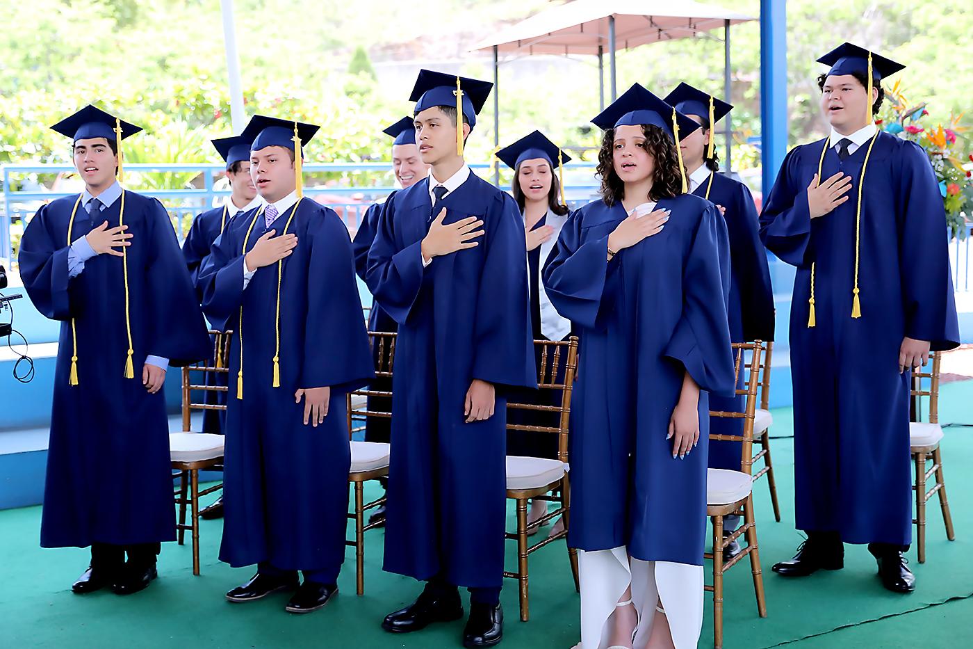 Entrega de títulos de Discovery School 2023