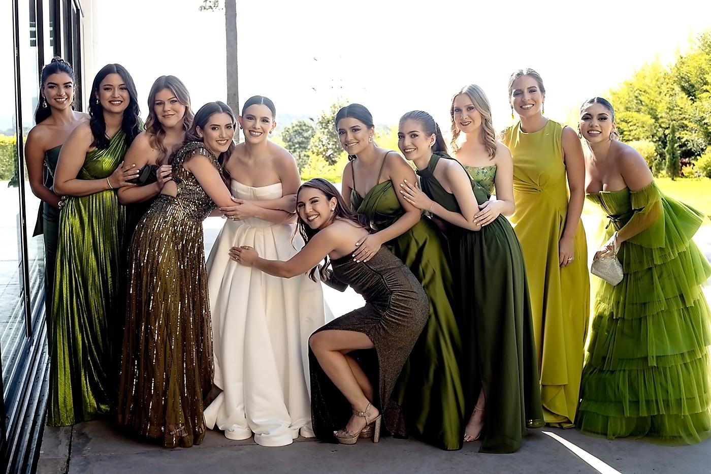 Elena Lama, Isabella Lara, Andrea, Marcela Barralaga, Sofia Pineda, Aida Sofia Lara, Monique Weddle, Lorella Cuculiza y Wendy Gutiérrez