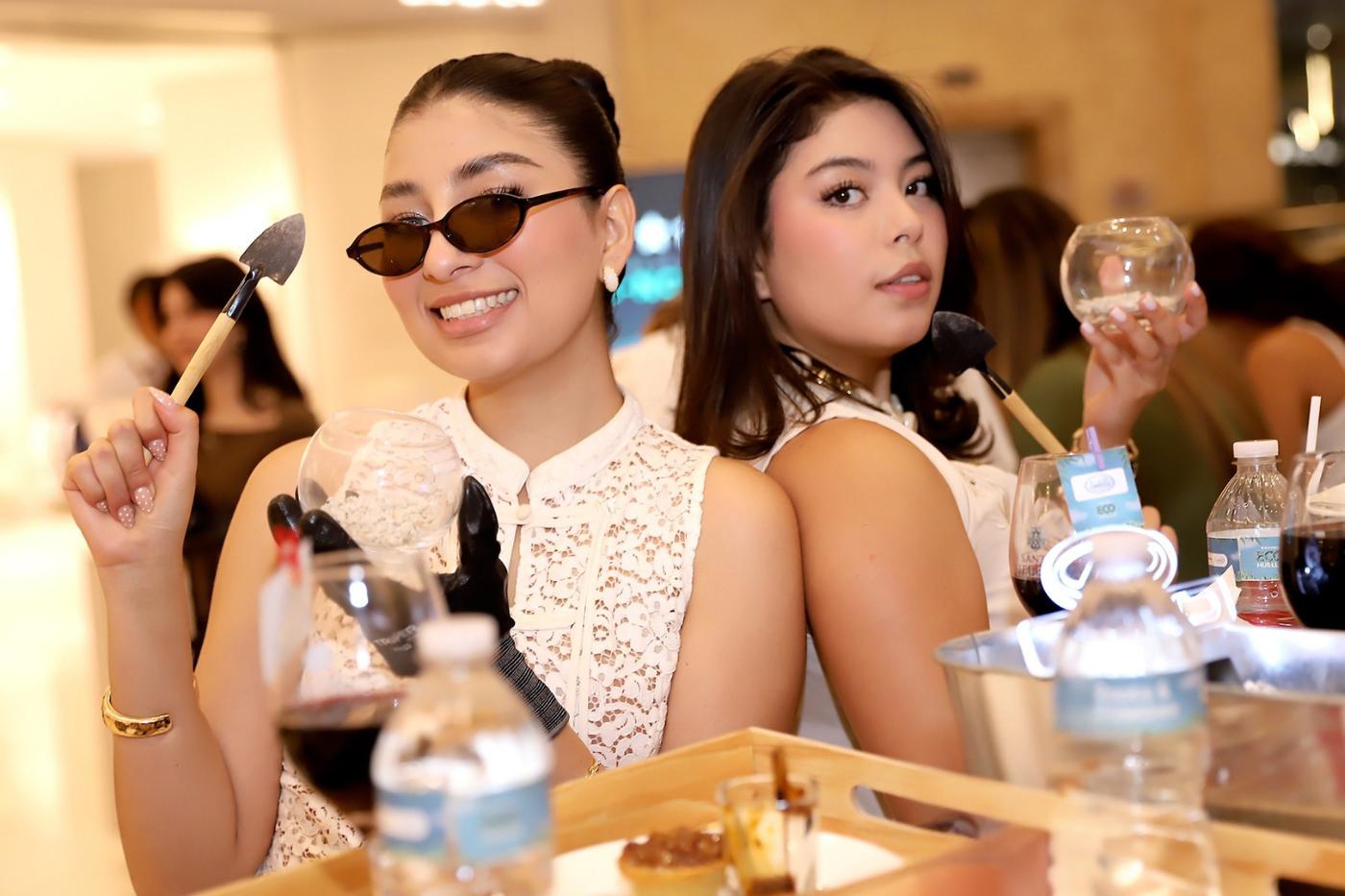 Danielle Venegas y Valeria Venegas,