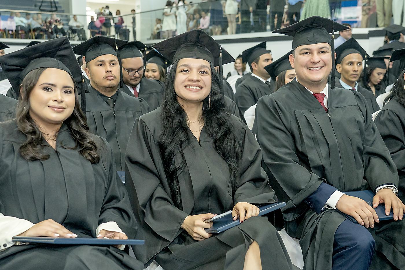 UNITEC SPS celebra la graduación de nuevos talentos y agentes de cambio