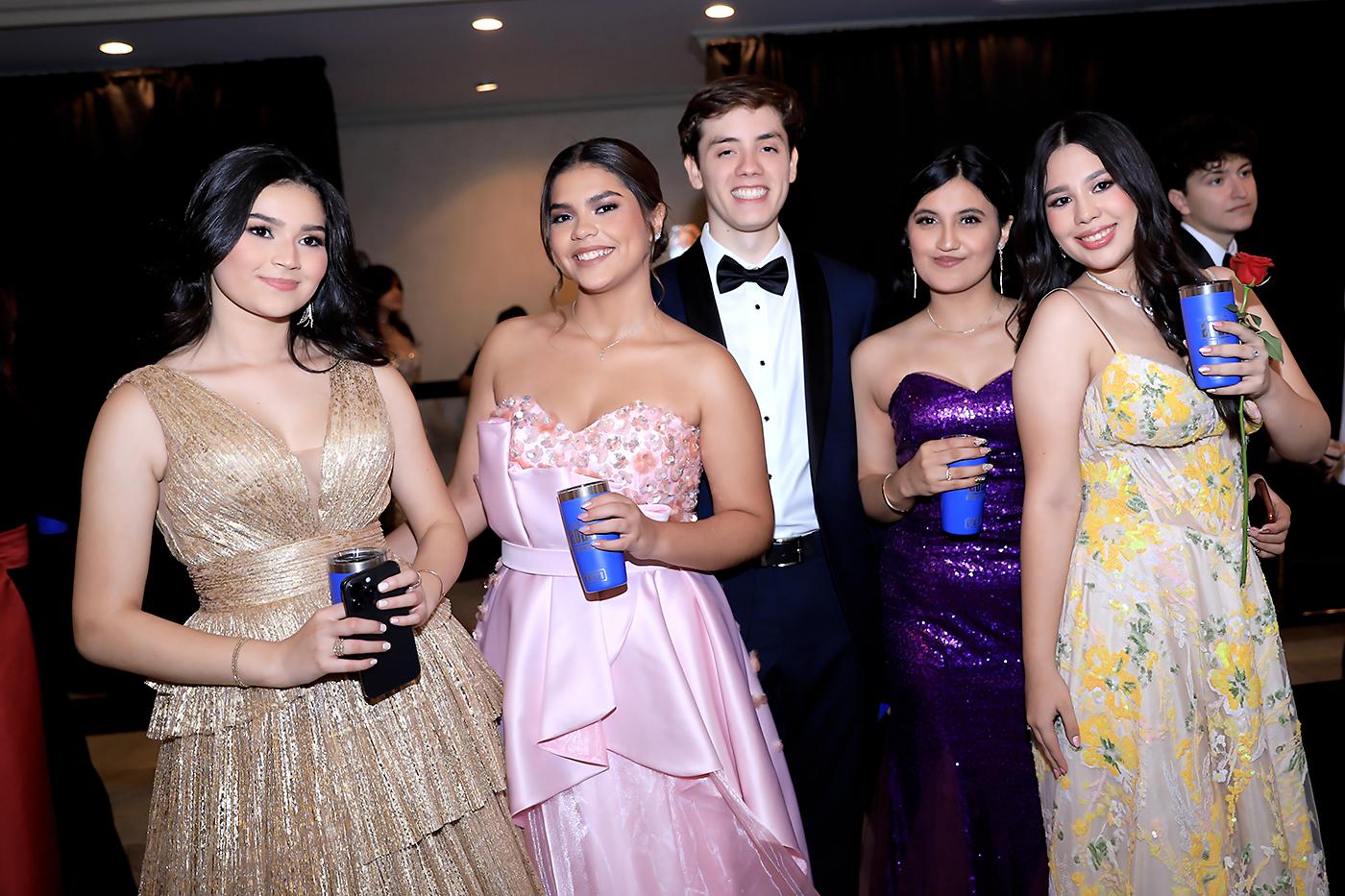 Fiesta de la prom 2025 de DelCampo School