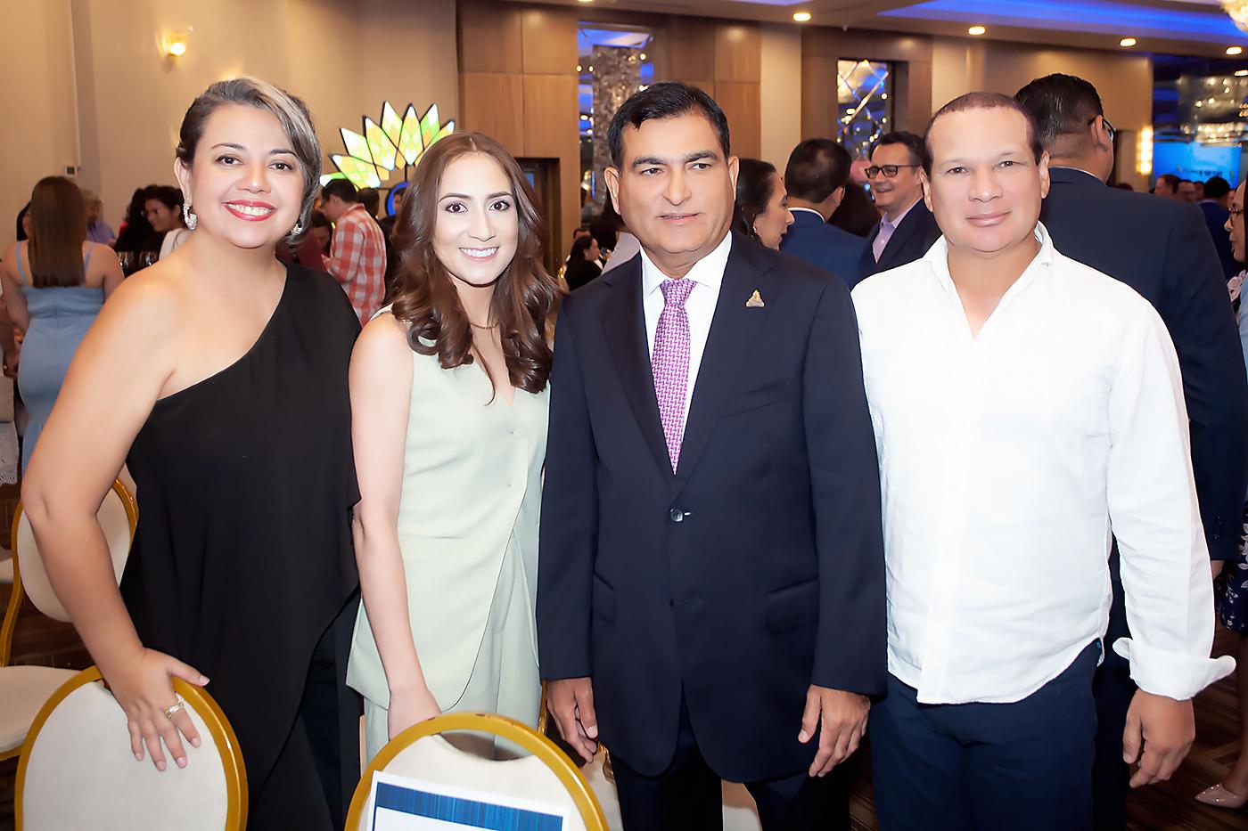Georgina Barahona, Laurie Panting, Yusuf Amdani y Ramón Medina.