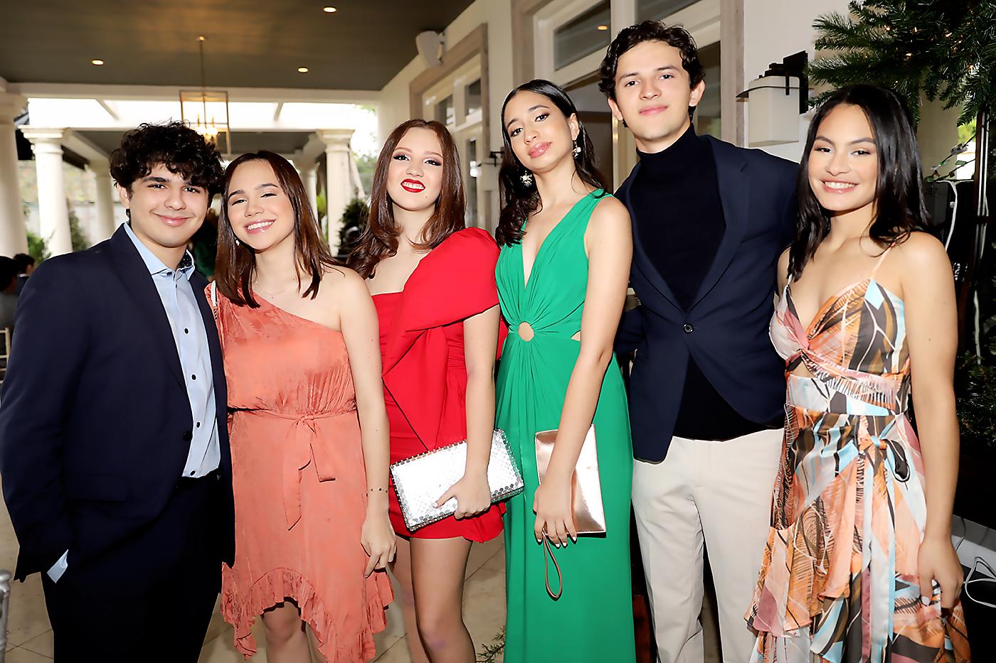 Sebastian Faraj, Lucia Mencia, Luciana Erazo, Michelle Wehmeyer, Josemilio Ramirez y Giulianna Urrutia