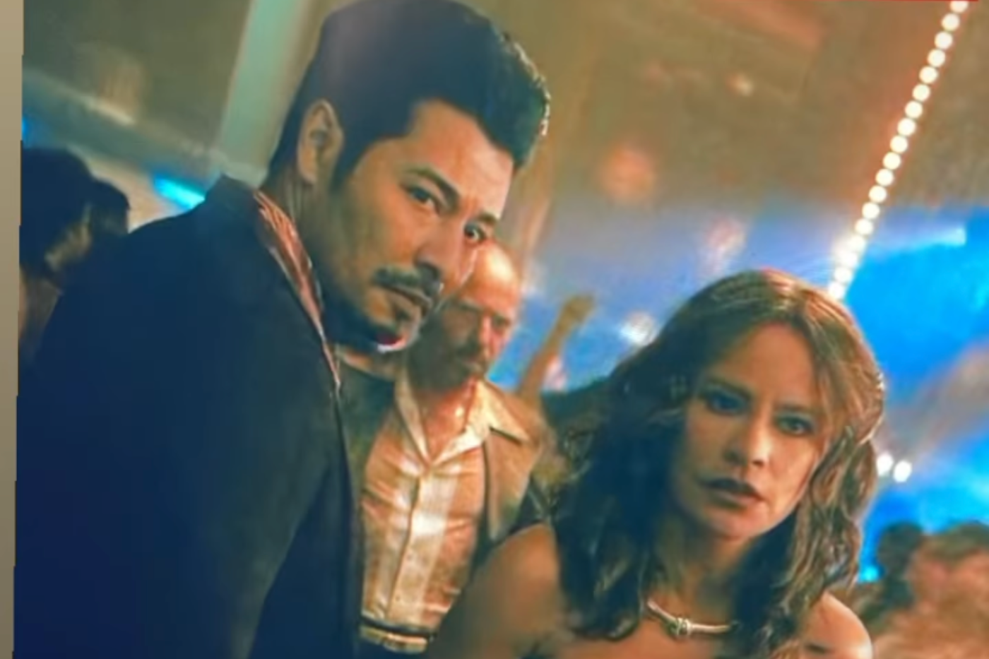 Dennis Mencía, quien dio vida a Hiram en la serie “Griselda”, compartió momentos en pantalla junto a Sofía Vergara. Aunque el actor hondureño solo aparece en dos episodios de la serie, su presencia ha sido un claro reflejo de su habilidad para la actuación. 