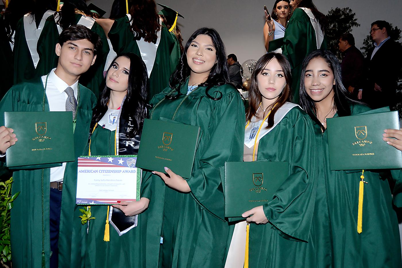 Fernando Burgos, Fanny Mendoza, Samia Morales, Cossette Hansen y Daniela Zelaya.