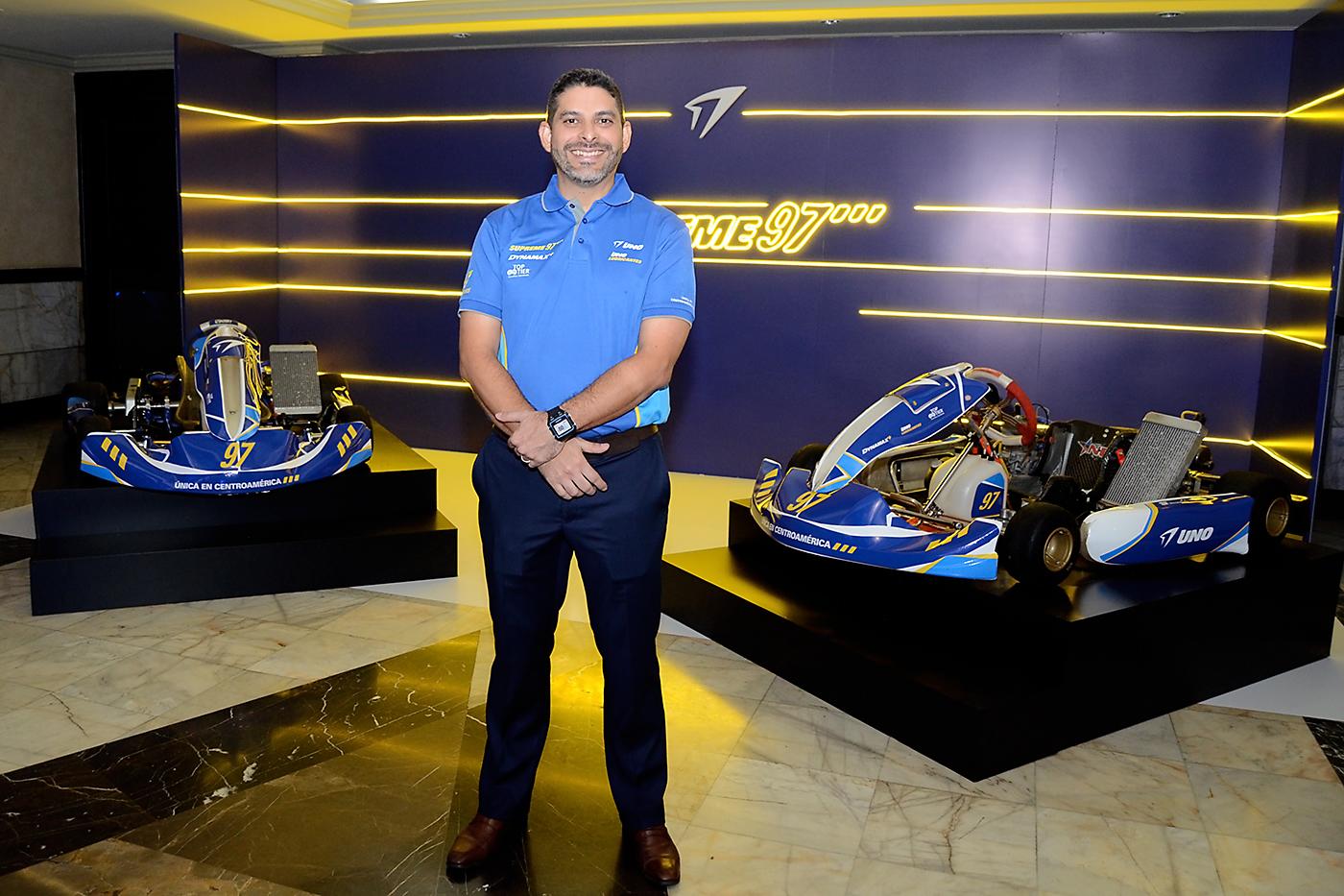 Gasolineras Uno presenta Supreme 97 junto al corredor de F1 Juan Montoya
