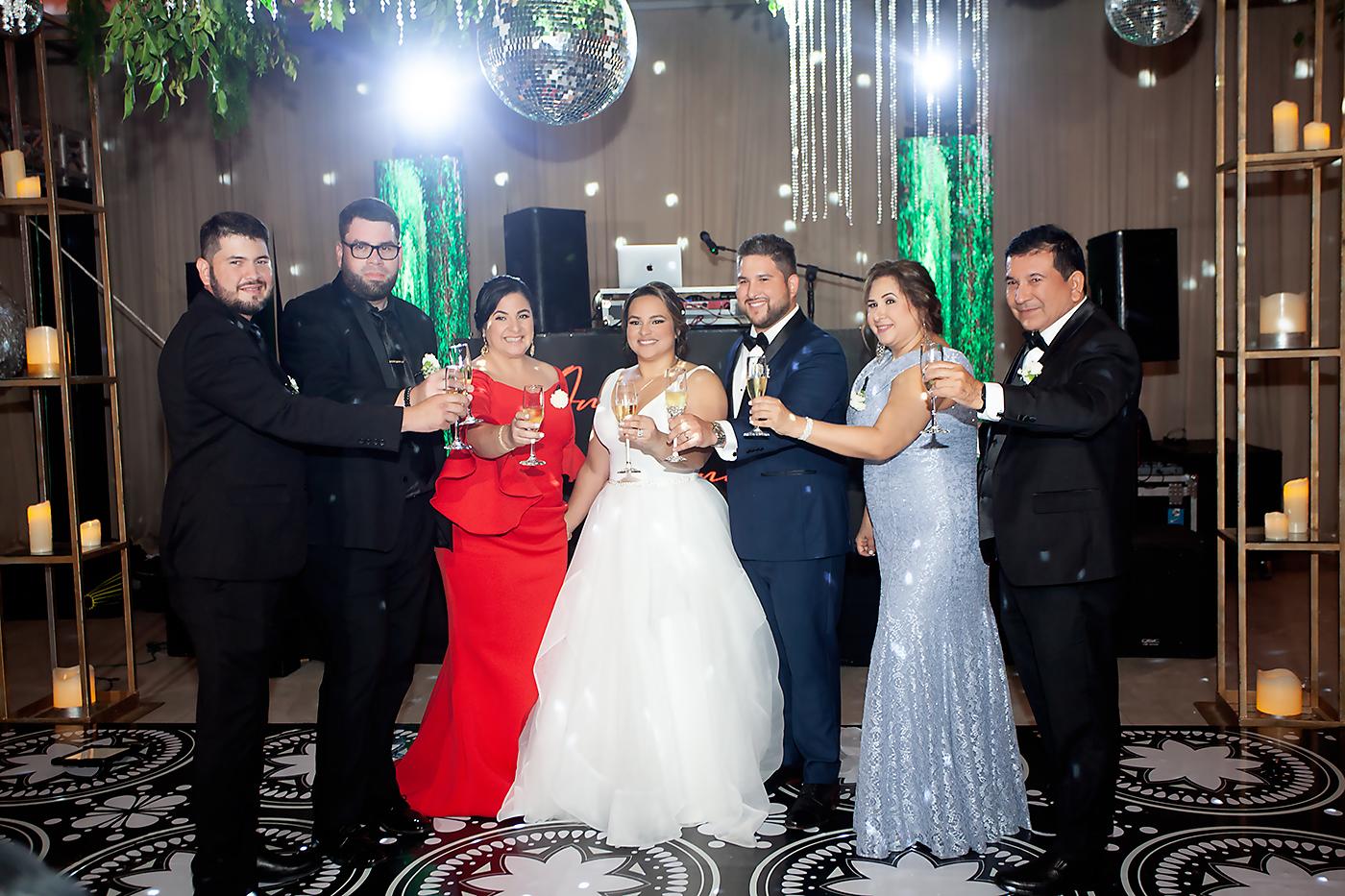 Amigos se unieron al brindis